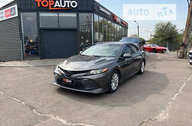 Седан Toyota Camry 2018 в Запоріжжі