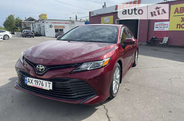 Седан Toyota Camry 2018 в Харькове