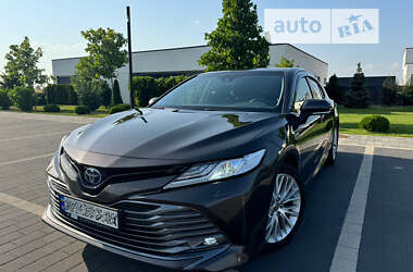 Седан Toyota Camry 2020 в Києві