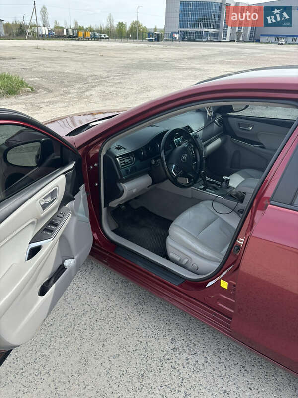 Седан Toyota Camry 2016 в Броварах