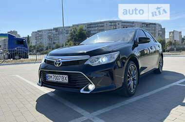 Седан Toyota Camry 2015 в Сумах