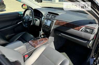 Седан Toyota Camry 2014 в Львове