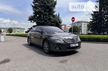 Седан Toyota Camry 2010 в Кам'янському