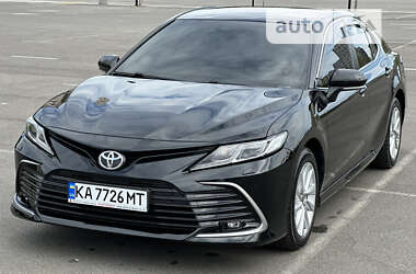 Седан Toyota Camry 2021 в Киеве