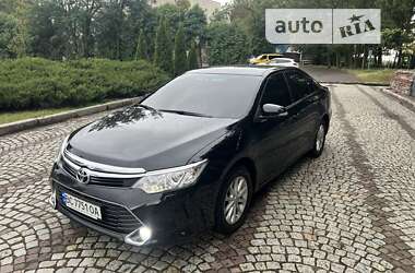 Седан Toyota Camry 2017 в Львове