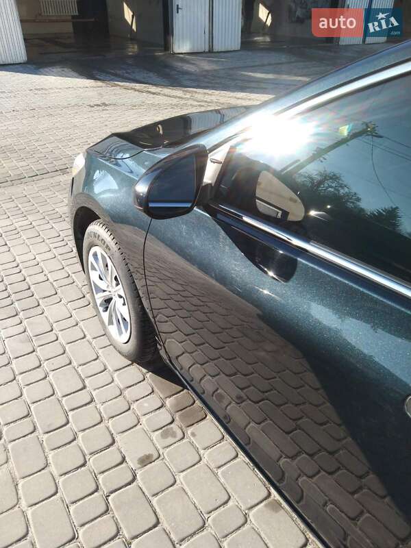 Седан Toyota Camry 2016 в Кременці