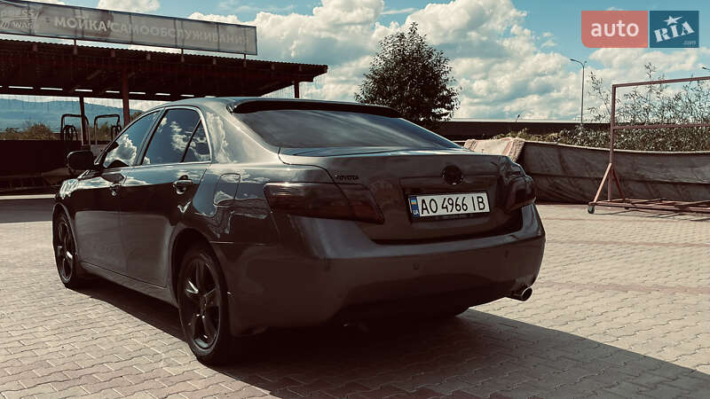 Седан Toyota Camry 2008 в Солотвине