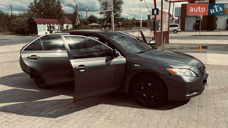 Седан Toyota Camry 2008 в Солотвине