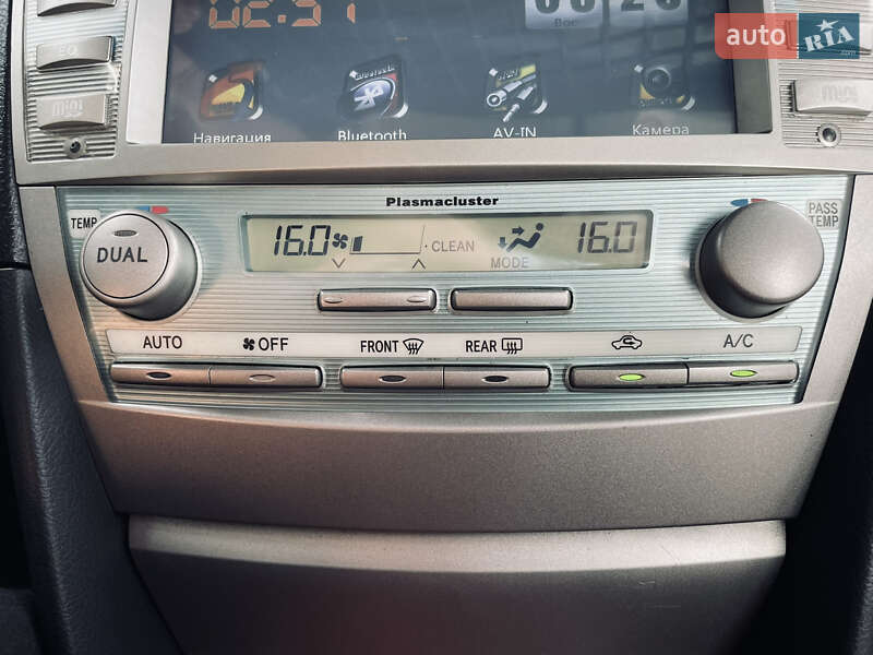 Седан Toyota Camry 2008 в Солотвине