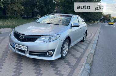 Седан Toyota Camry 2014 в Киеве