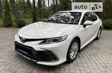 Седан Toyota Camry 2024 в Львове