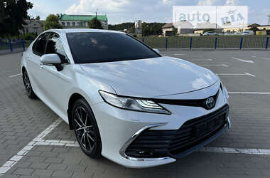 Седан Toyota Camry 2021 в Нововолинську