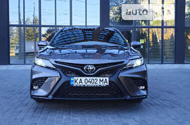 Седан Toyota Camry 2018 в Полтаві