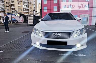 Седан Toyota Camry 2014 в Києві