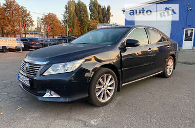 Седан Toyota Camry 2013 в Києві