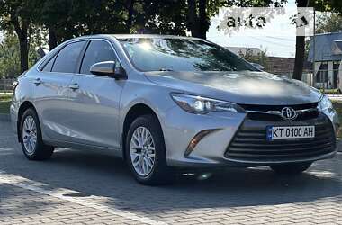 Седан Toyota Camry 2016 в Ивано-Франковске