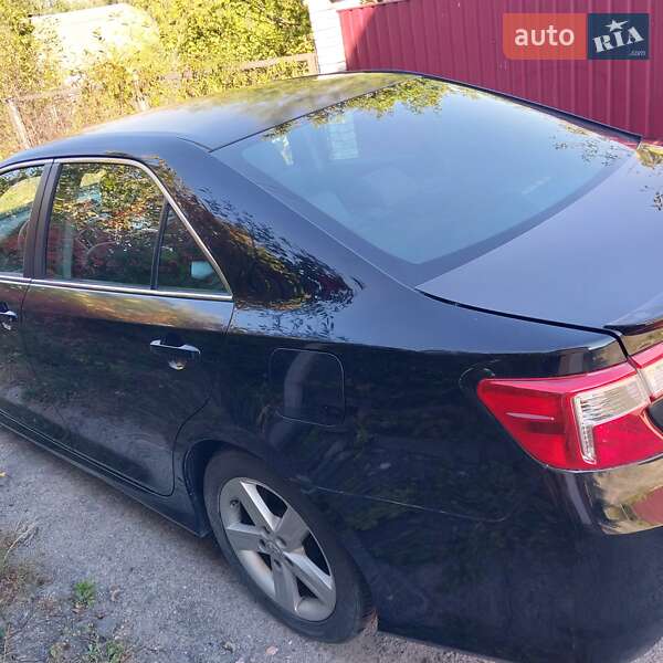 Седан Toyota Camry 2014 в Киеве