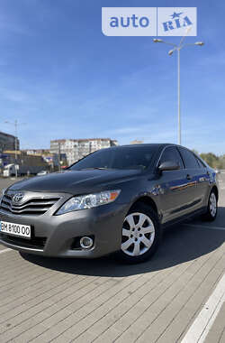 Седан Toyota Camry 2011 в Сумах