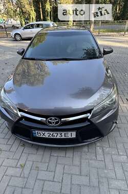 Седан Toyota Camry 2015 в Хмельницком