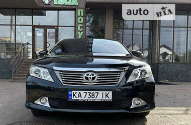 Седан Toyota Camry 2012 в Києві