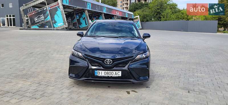 Седан Toyota Camry 2021 в Полтаві