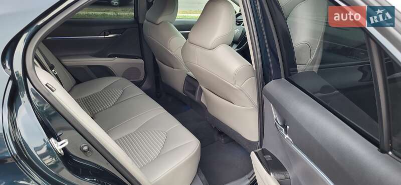 Седан Toyota Camry 2021 в Полтаві
