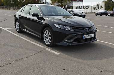 Седан Toyota Camry 2020 в Днепре