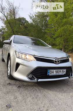 Седан Toyota Camry 2016 в Кропивницькому