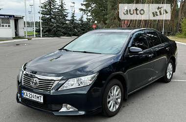 Седан Toyota Camry 2012 в Киеве