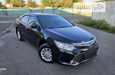 Седан Toyota Camry 2015 в Киеве