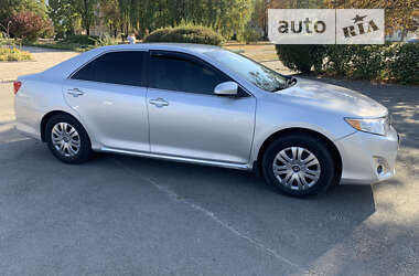 Седан Toyota Camry 2014 в Сумах