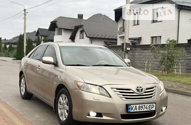 Седан Toyota Camry 2007 в Рівному