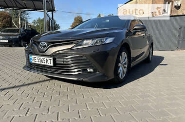 Седан Toyota Camry 2019 в Каменском