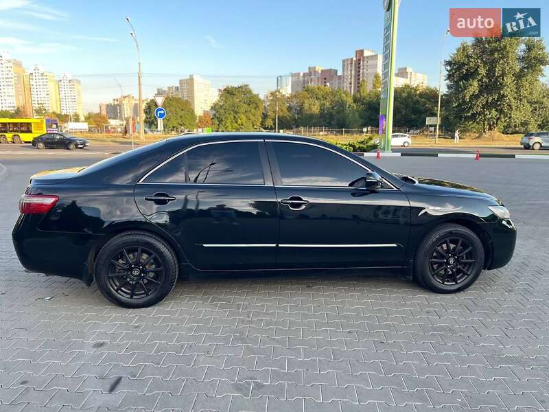 Седан Toyota Camry 2007 в Киеве