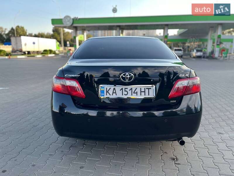 Седан Toyota Camry 2007 в Киеве
