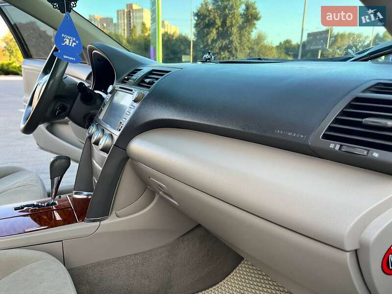 Седан Toyota Camry 2007 в Киеве