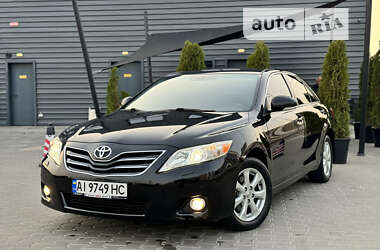 Седан Toyota Camry 2010 в Києві