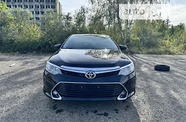 Седан Toyota Camry 2015 в Львові