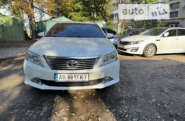 Седан Toyota Camry 2011 в Могилев-Подольске