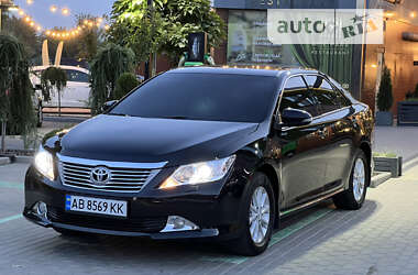 Седан Toyota Camry 2013 в Виннице