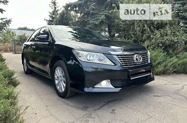 Седан Toyota Camry 2012 в Киеве