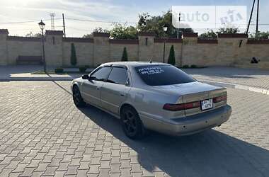 Седан Toyota Camry 1999 в Измаиле