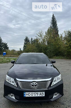 Седан Toyota Camry 2011 в Тернополе