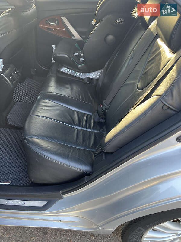 Седан Toyota Camry 2008 в Покрові