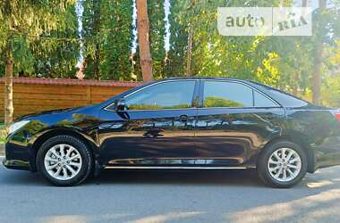 Седан Toyota Camry 2014 в Рівному