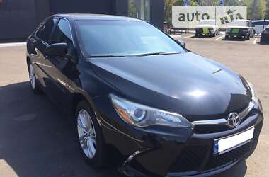 Седан Toyota Camry 2016 в Киеве