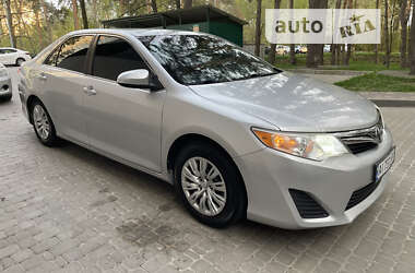 Седан Toyota Camry 2013 в Киеве