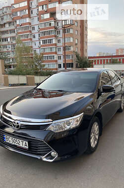 Седан Toyota Camry 2016 в Полтаве