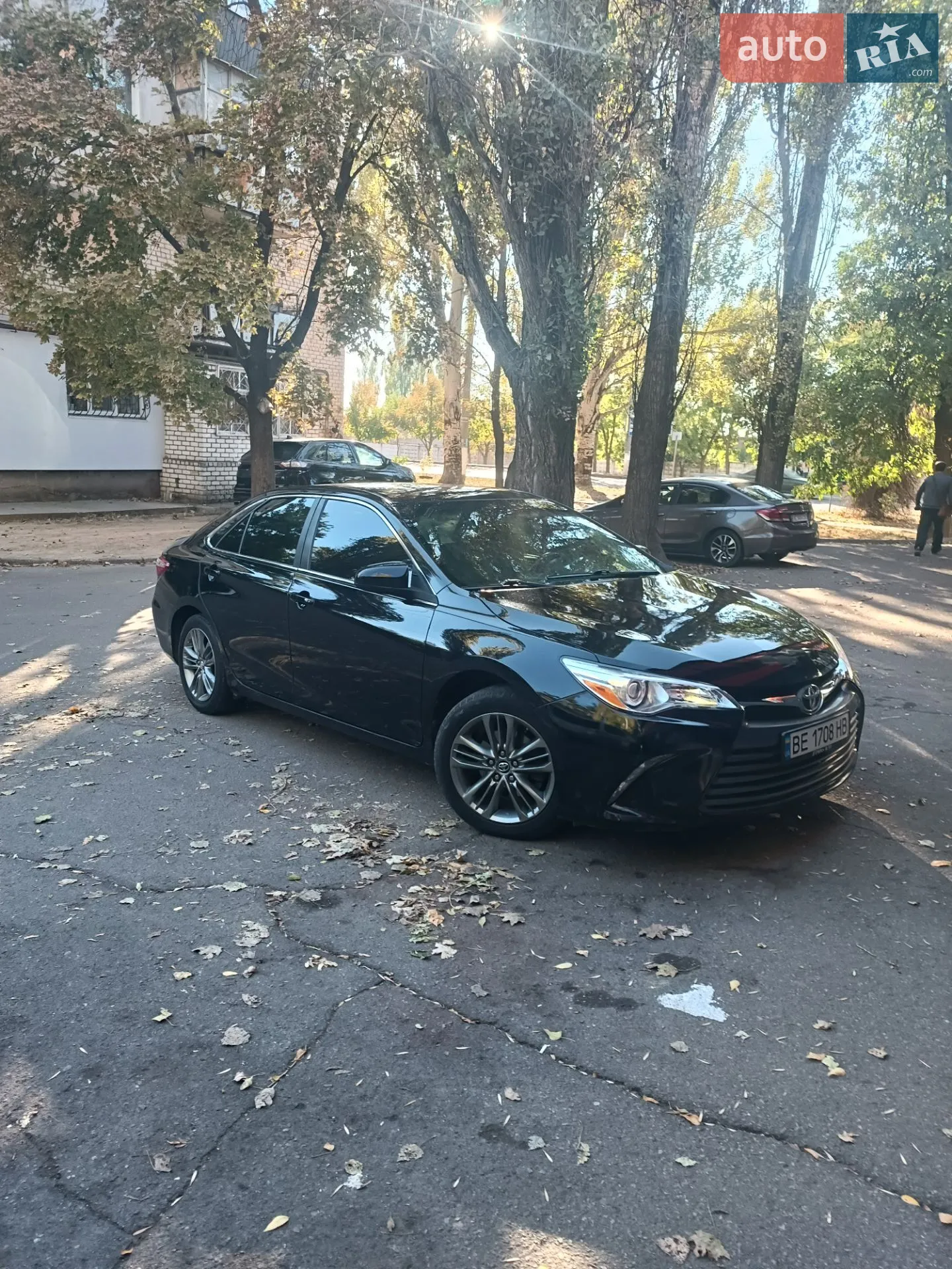 2015 Toyota Camry - фото 1