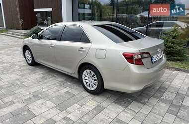 Седан Toyota Camry 2014 в Тячеве